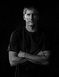 Fox officially signs Bruce Irons
