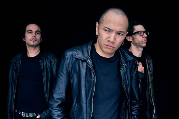 Danko Jones da record! A maggio torna in Italia il trio canadese, accompagnato dagli svedesi Bombus!