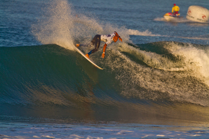 Round 2 of Rip Curl Pro Portugal is ON-HOLD, possible re-start today