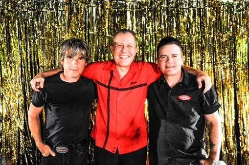 Reverend Horton Heat premiere a song