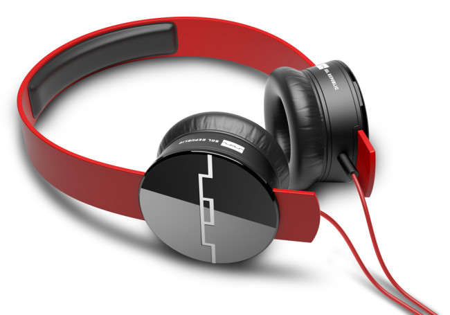 SOLREPUBLIC_Tracks 100€_TableShot_red