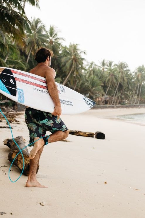 Reef head-to-toe Ambassador Roberto D’Amico releases new film ‘Island Shades.’