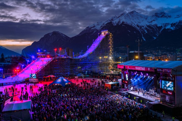 Max Parrot (Can) and Enni Rukajärvi (Fin) are the Air + Style Festival Innsbruck-Tyrol 2017 champions