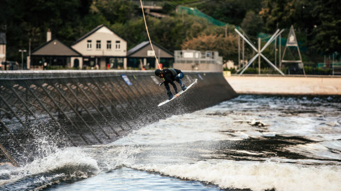 World premiere – Riding the wakeboard over an artificial wave in Wales (GBR)