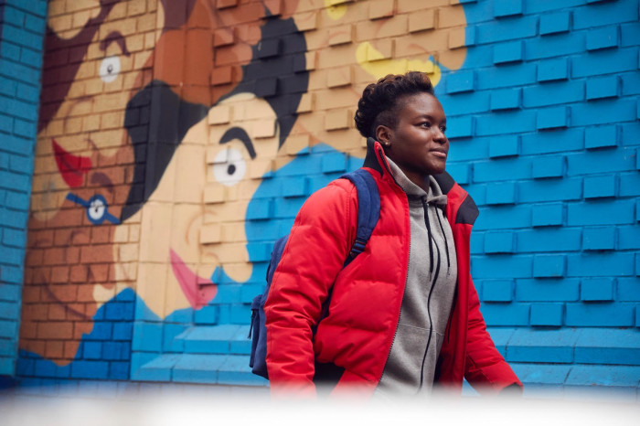 Eastpak celebra il Pride e lotta per l’uguaglianza insieme al pugile campione del mondo Nicola Adams