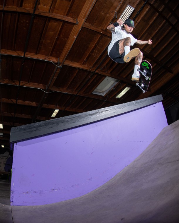 09-nyjah_huston_skate_20210512_sanclemente_shigeophoto_2721_kfbstailslide4x5