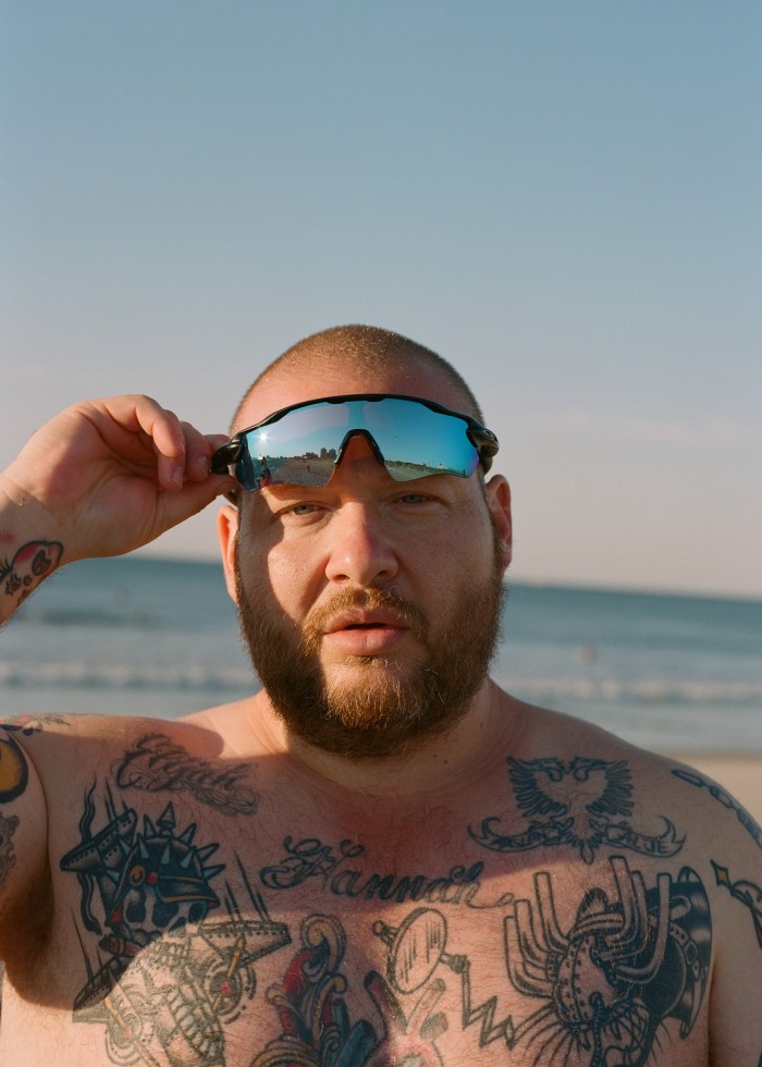 OAKLEY PRESENTA ‘BE WHO YOU ARE’, EMOZIONANTE RACCONTO VIDEO NARRATO DA ACTION BRONSON