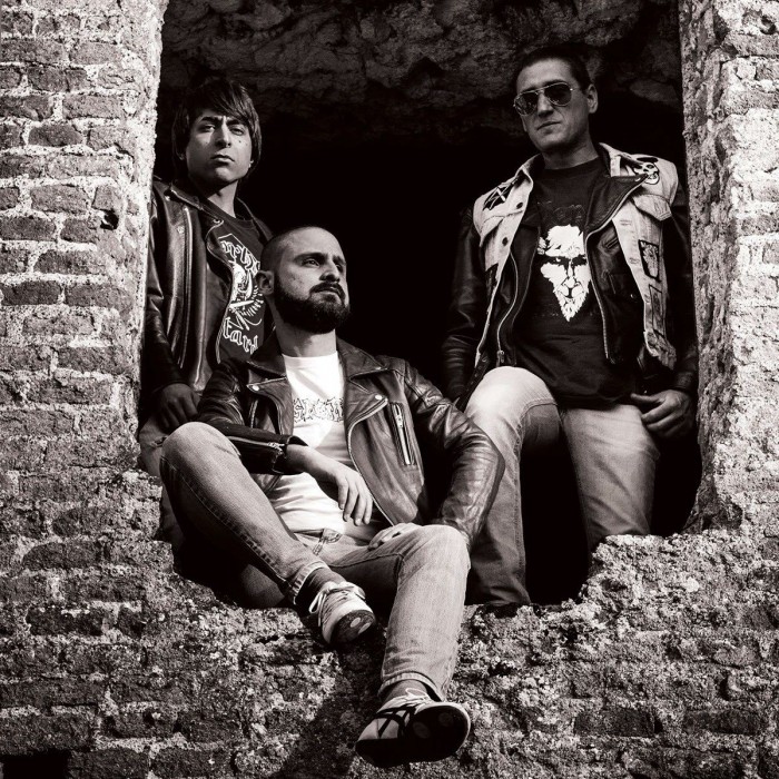 Plakkaggio: gli alfieri italiani della “New Wave Of Heavy Black Metal Oi!” firmano per Time To Kill Records