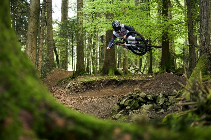 Commencal // ‘No Borders’ – Jerôme Caroli