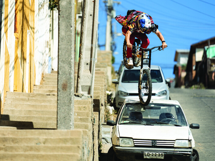 Canyon // Fabio Wibmer | Epic bike setup for Urban Freeride lives Chile