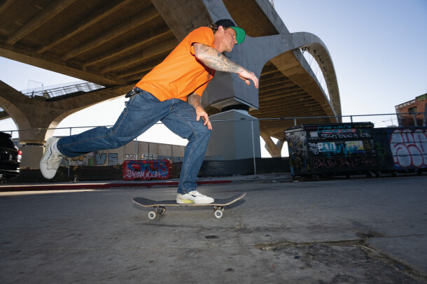 sp24_skate_ave2-0knit_a1_04867