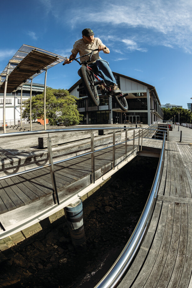 sp24_bmx_bmxpeak_lewismills_180_action_option_2