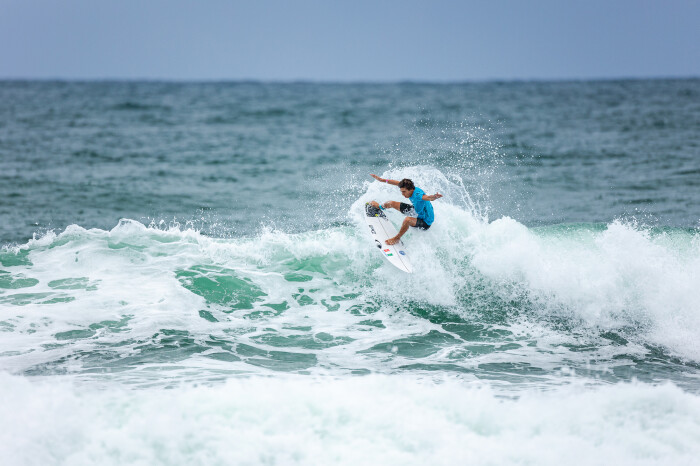 Gli junior del surf in gara in El Salvador