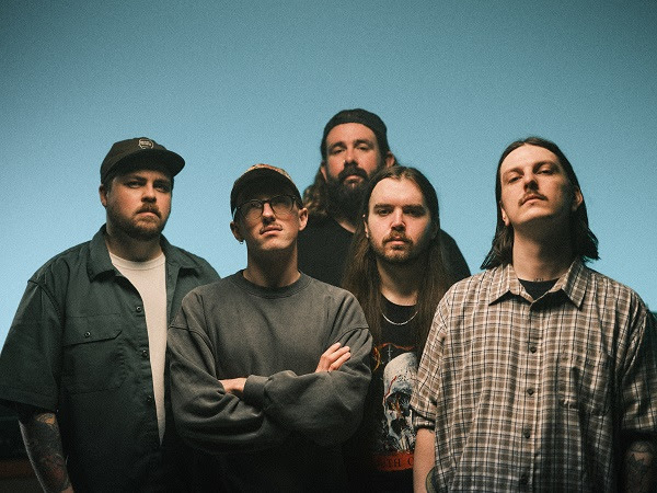 NEW UK ALT-SHOEGAZE BAND OVERSIZE TITLE TRACK ‘VITAL SIGNS’ STREAMING NOW