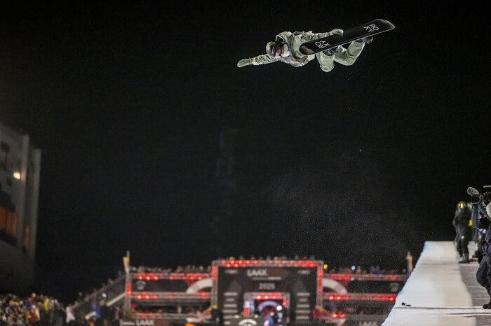 Chloe Kim and Scotty James win again the Laax Open Halfpipe Titles