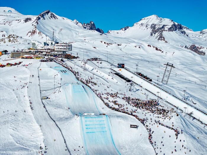 Laax Open Slopestyle Champion Snowboard: Mia Brookes & Cameron Spalding