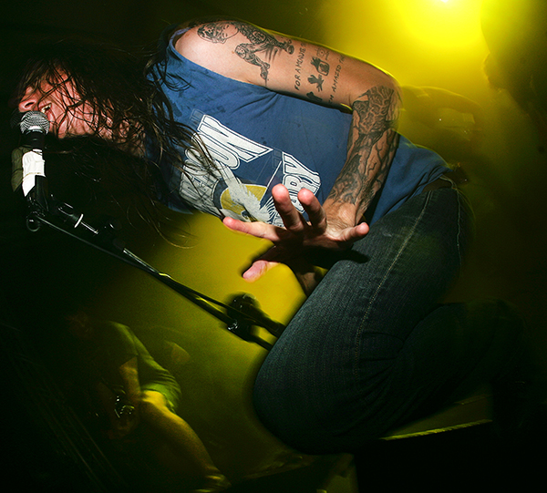UNDEROATH SHARE NEW SONG & VIDEO ‘ALL THE LOVE IS GONE’